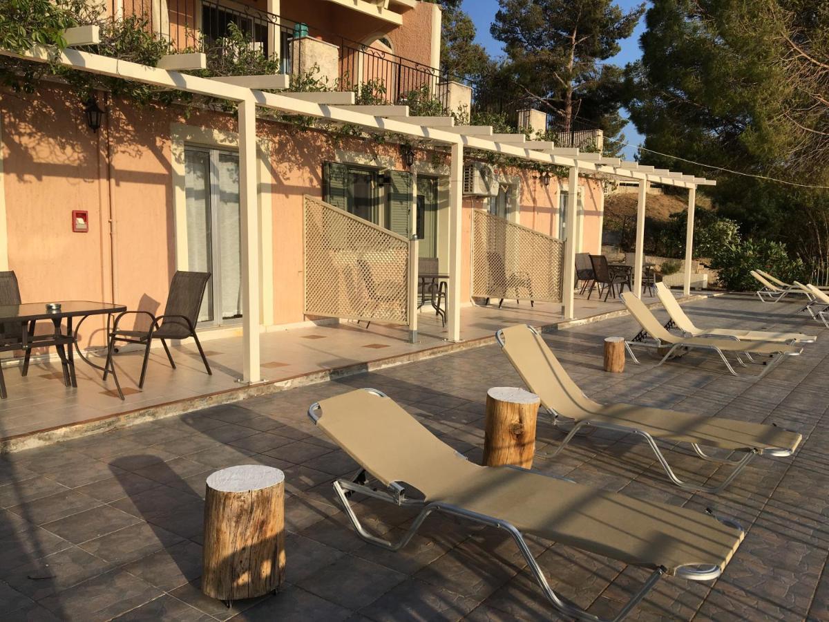 לאסי Despina Studios And Apartments מראה חיצוני תמונה
