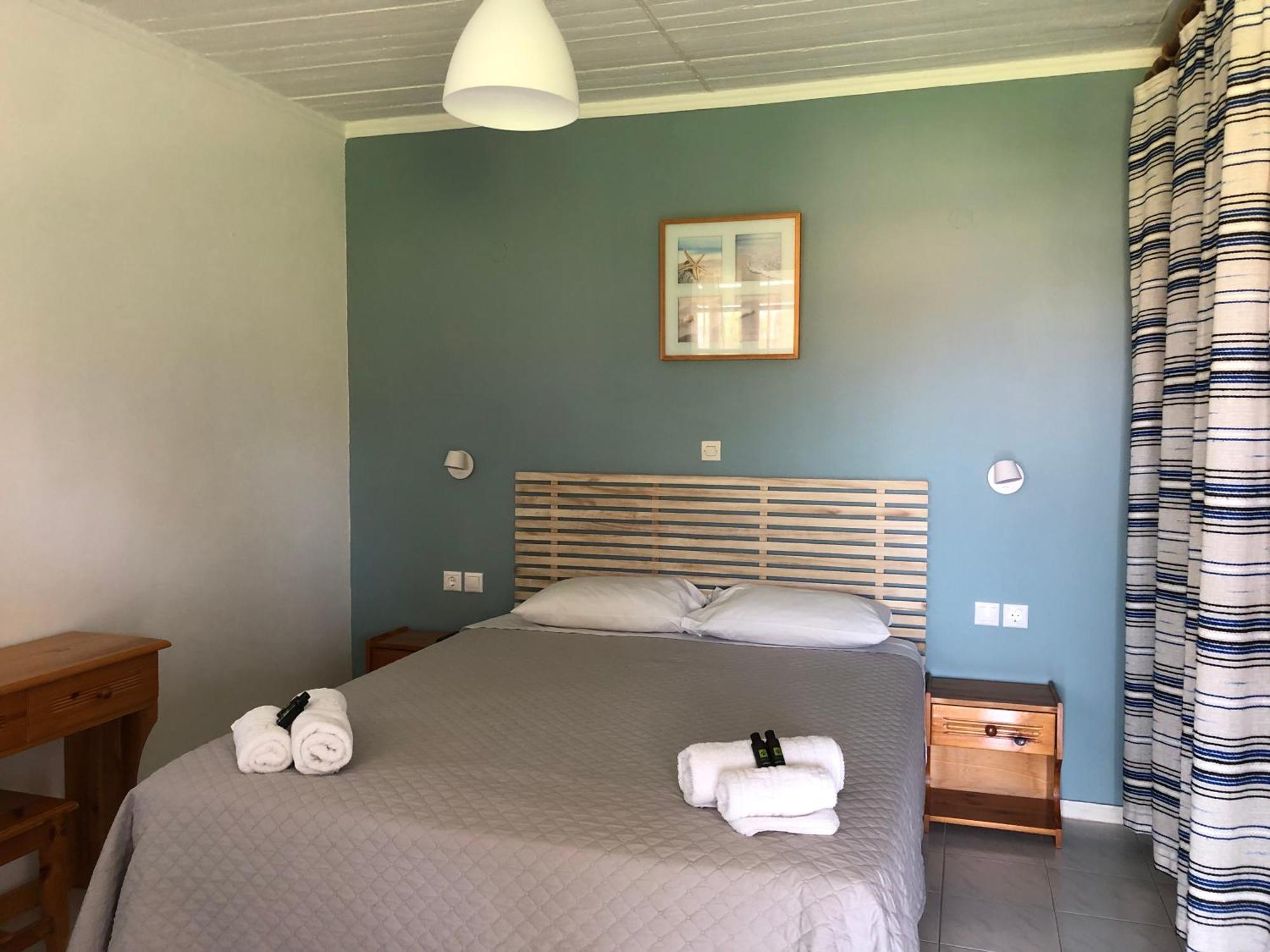 לאסי Despina Studios And Apartments מראה חיצוני תמונה